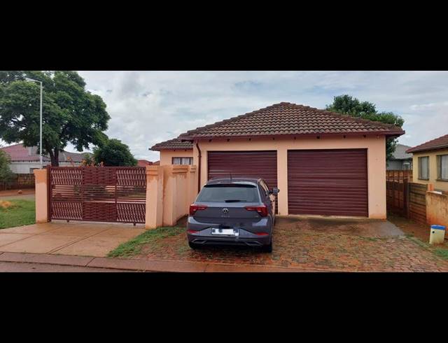 3 BEDROOM HOUSE FOR SALE IN THE ORCHARDS